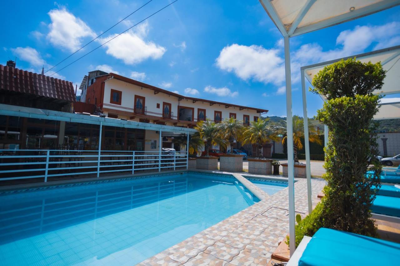 Hotel & Suites Posada Molina Куэцалан-дель-Прогресо Экстерьер фото