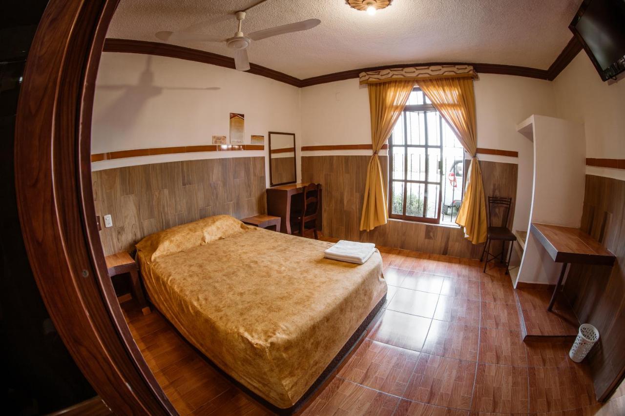 Hotel & Suites Posada Molina Куэцалан-дель-Прогресо Экстерьер фото